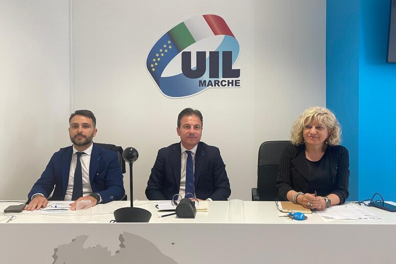 - RIPRODUZIONE RISERVATA
