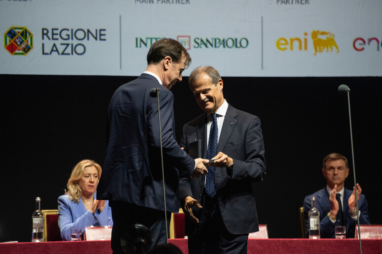 - RIPRODUZIONE RISERVATA