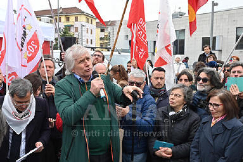 - RIPRODUZIONE RISERVATA