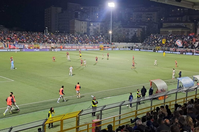 - RIPRODUZIONE RISERVATA