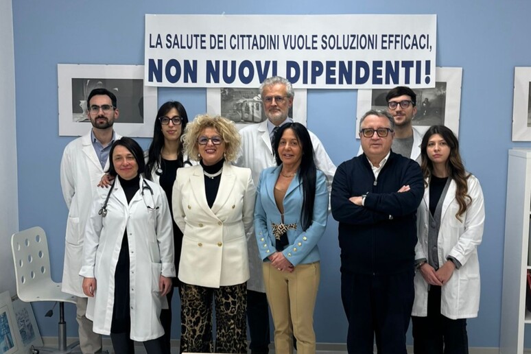 - RIPRODUZIONE RISERVATA