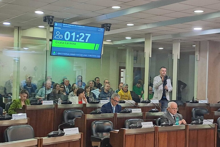 - RIPRODUZIONE RISERVATA