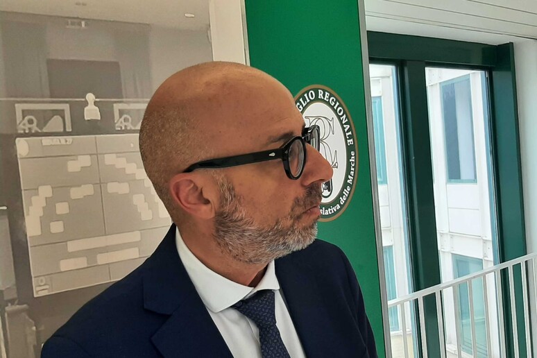 - RIPRODUZIONE RISERVATA