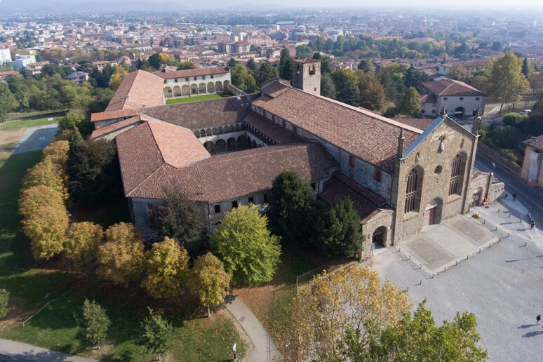 - RIPRODUZIONE RISERVATA