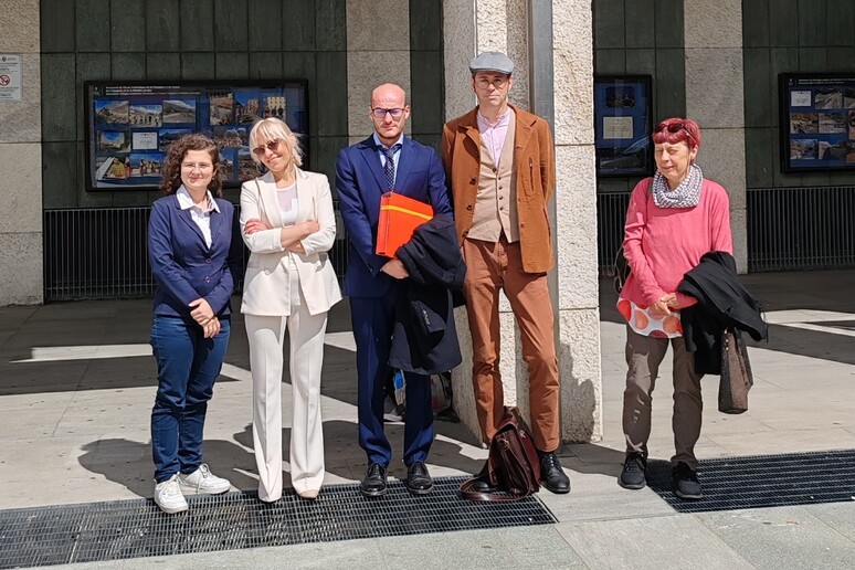 - RIPRODUZIONE RISERVATA