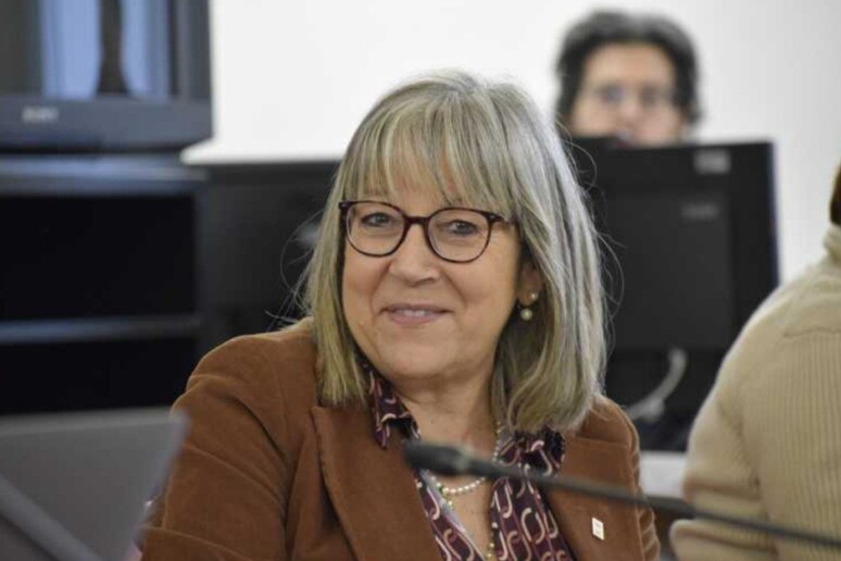 - RIPRODUZIONE RISERVATA