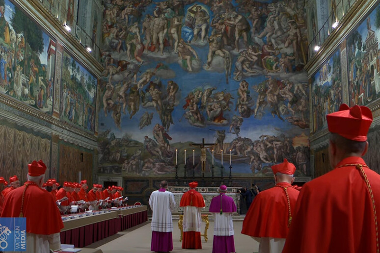 Conclave: i cardinali nella Sistina - RIPRODUZIONE RISERVATA