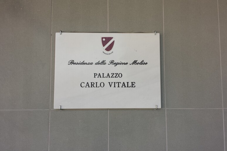 - RIPRODUZIONE RISERVATA