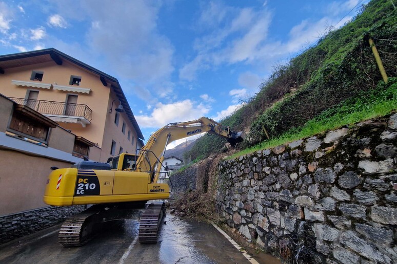 - RIPRODUZIONE RISERVATA