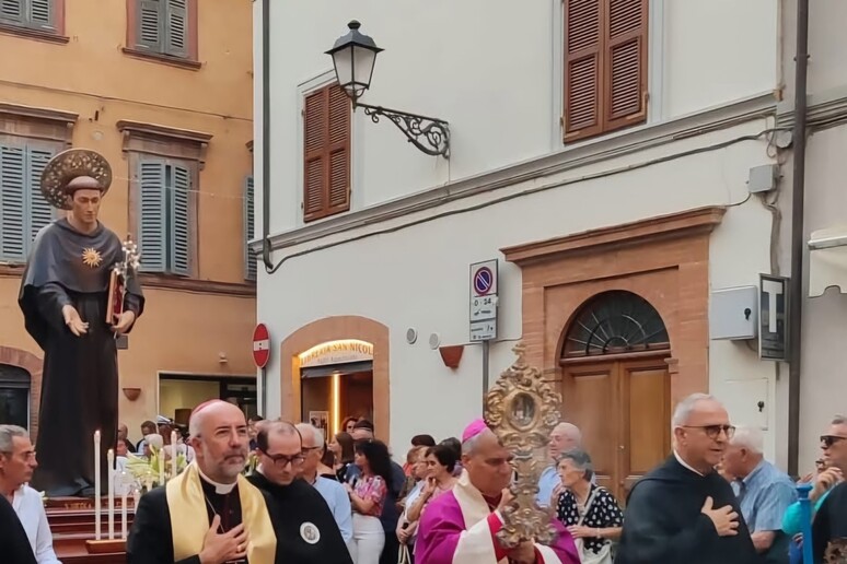 - RIPRODUZIONE RISERVATA