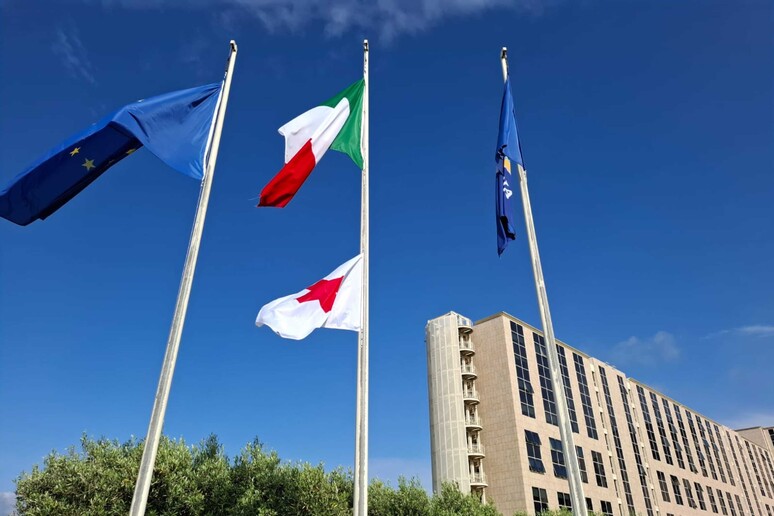 - RIPRODUZIONE RISERVATA