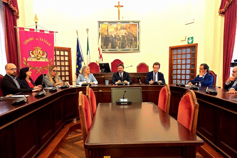 - RIPRODUZIONE RISERVATA