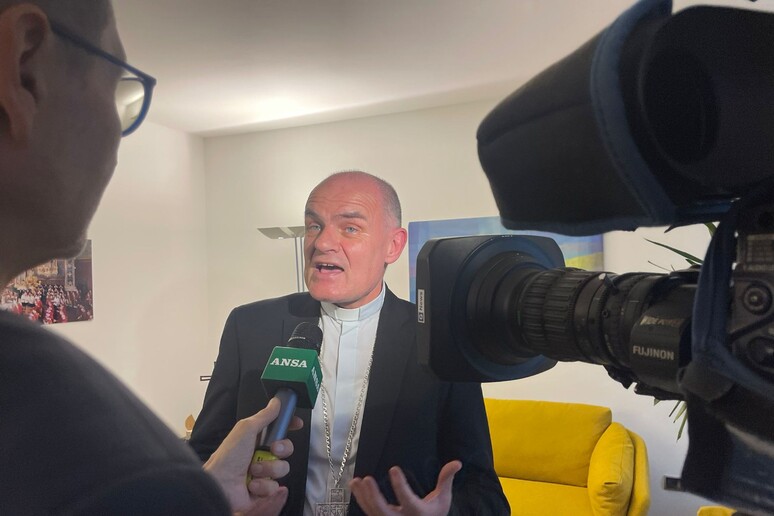 - RIPRODUZIONE RISERVATA