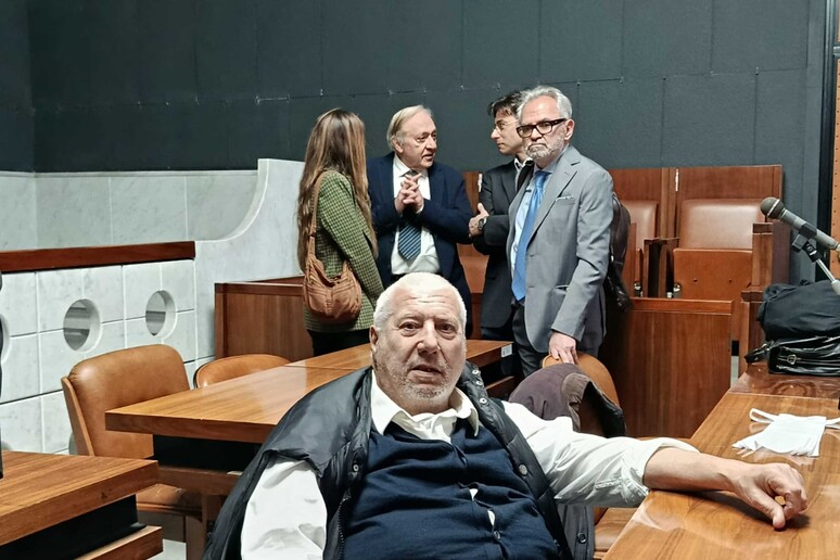 - RIPRODUZIONE RISERVATA