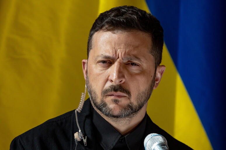 - RIPRODUZIONE RISERVATA
