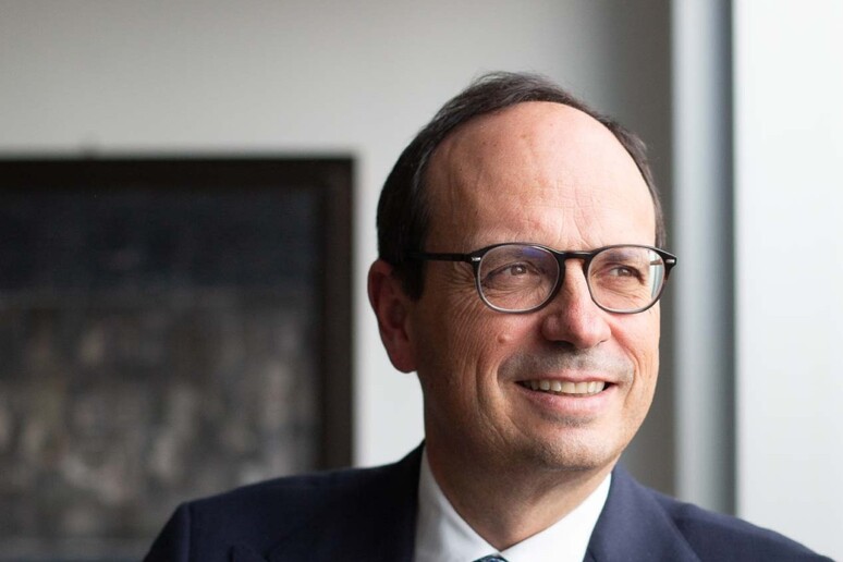 - RIPRODUZIONE RISERVATA