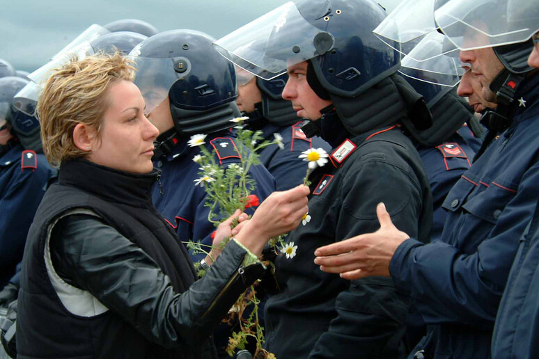 - RIPRODUZIONE RISERVATA