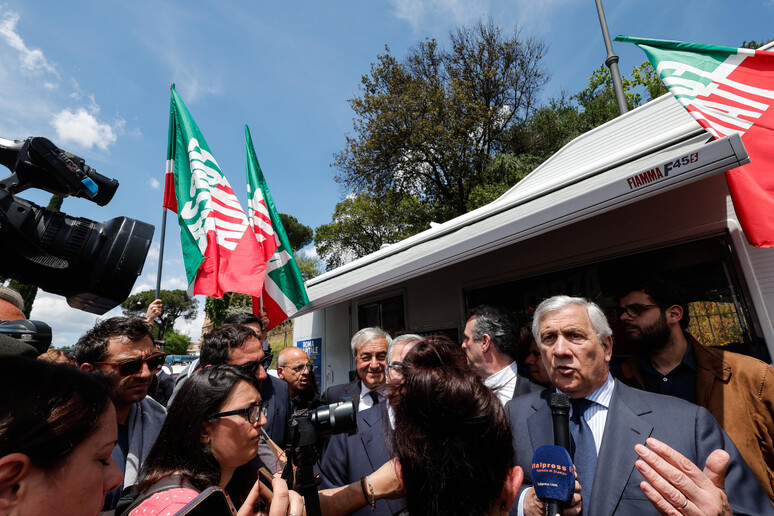 - RIPRODUZIONE RISERVATA