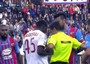 Il fermo immagine tratto da Sky mostra il diverbio tra l'attaccante del Milan, Mario Balotelli (D), e il difensore del Catania Nicolas Spolli