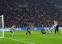 Juventus-Inter 3-0: al 10' st conclusione di Pogba respinta da Handanovic, sulla sfera piomba velocissimo Vidal che firma il tris.
