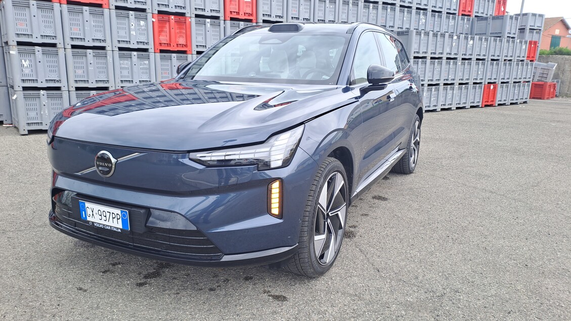 Volvo EX90