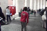 La canonizzazione vista dal colonnato di piazza San Pietro