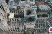Telone anti pioggia su Notre-Dame, visto dall'alto