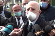 Vaccini, De Luca a Figliuolo: 'Non procederemo solo per eta''