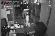 Ancona, arrestati in flagranza mentre tentavano di svaligiare una gioielleria