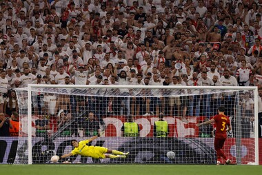 Roma battuta 5-2 ai rigori, Siviglia vince l'Europa League