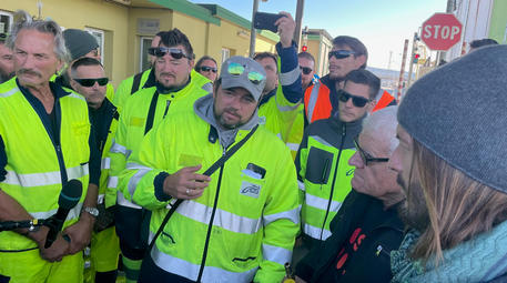 Green pass: Puzzer, pericolo incidenti, restate a casa © ANSA