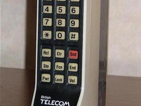 Quarant'anni fa in vendita primo cellulare © Ansa