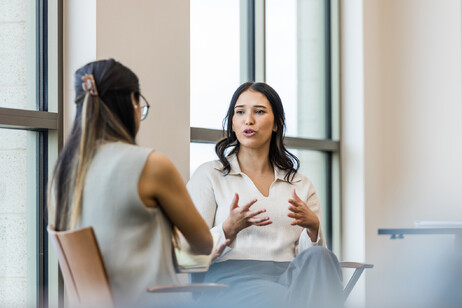 Un incontro di psicoterapia foto iStock.