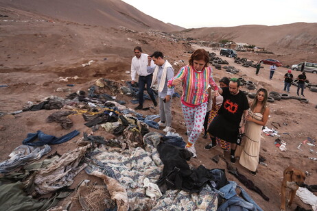 Iquique in Cile, recuperi tessili da una delle più grandi discariche del mondo