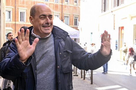 Pd si divide su testo Pe sul riarmo ma nessun contrario