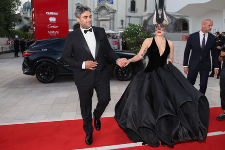 Michael Polansky and Lady Gaga sul red carpet per 'Joker: Folie à Deux'