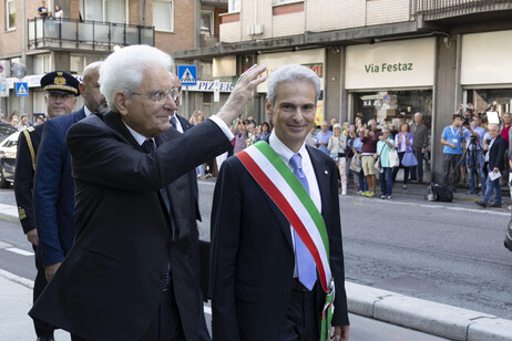 Mattarella, non si era e non si è stranieri a casa propria