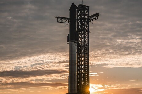 Rinviato di 24 ore il nuovo test dellLa nave spaziale Starship (credit: Space X da X)