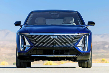 Lyriq-V, il primo suv elettrico Cadillac ad alte prestazioni