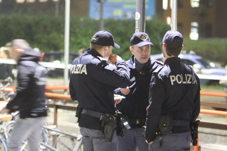 Sparatoria in piazzale Gambara a Milano