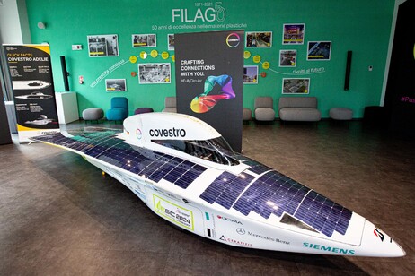 Si chiama Adelie, auto a energia solare con 700 km di autonomia