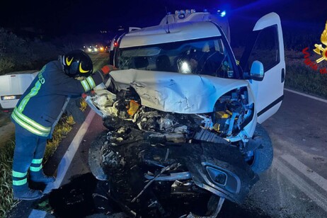 Incidente auto-furgone: un ferito grave trasferito a Torrette