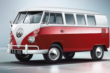 Volkswagen Bulli, l'icona hippie festeggia 75 anni