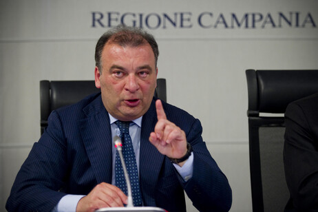 Il Ppe: "Sospendere Martusciello? Aspettiamo informazioni indagini"