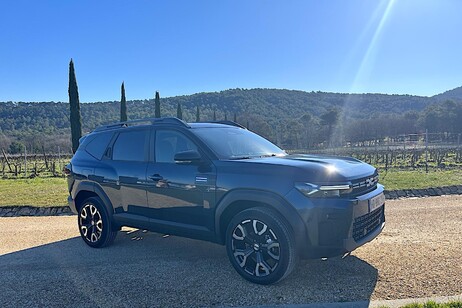 Nuova Dacia Bigster full hybrid