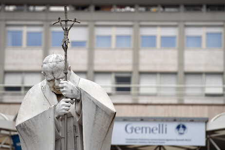 il Policlinico Gemelli, dove dal 14 febbraio è ricoverato il Papa