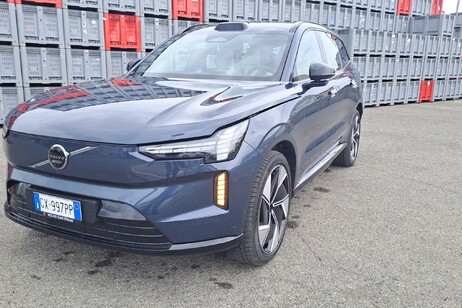 Volvo EX90