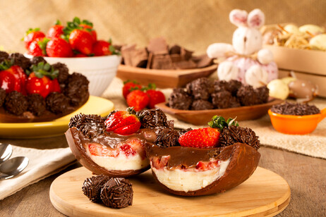 Uova di cioccolato ripieno foto iStock.