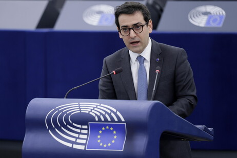 Sejournè: "Azioni urgenti dell'Ue contro i dazi di Trump"