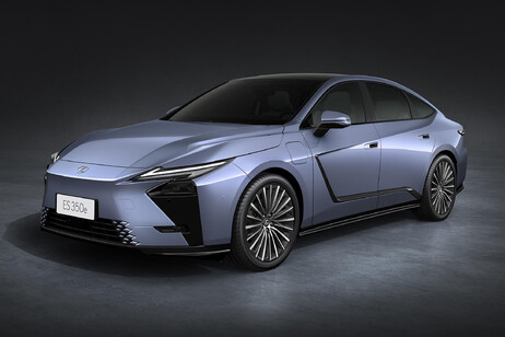 Nuova Lexus ES
